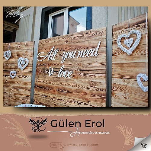 Özel Günlerde Yapay Çiçek ve Kapı Süslemesi Dekorasyonu